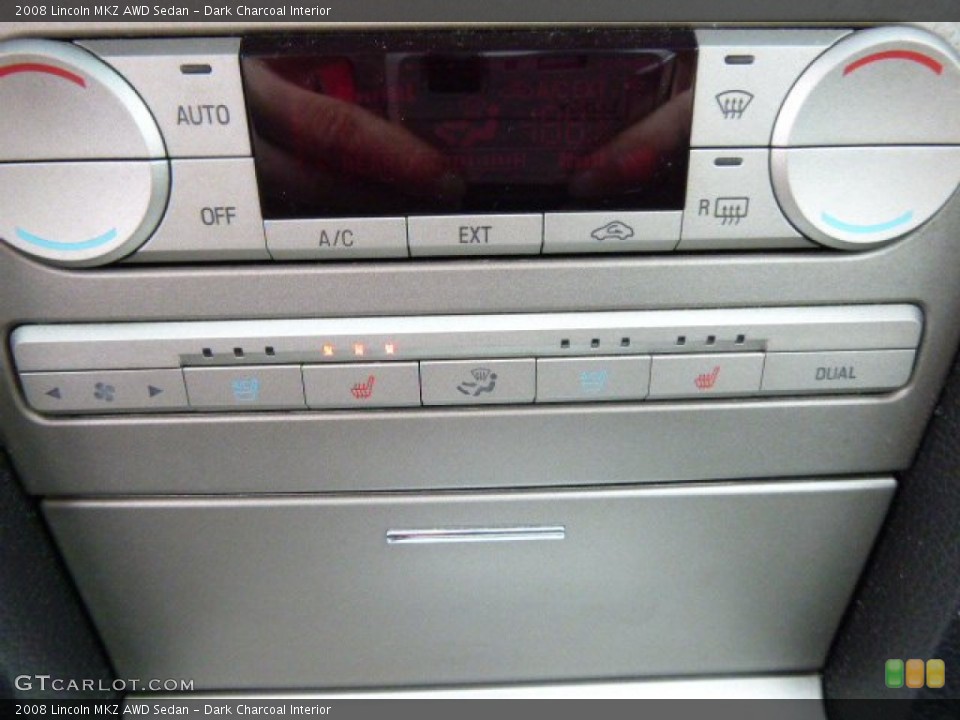 Dark Charcoal Interior Controls for the 2008 Lincoln MKZ AWD Sedan #89577074
