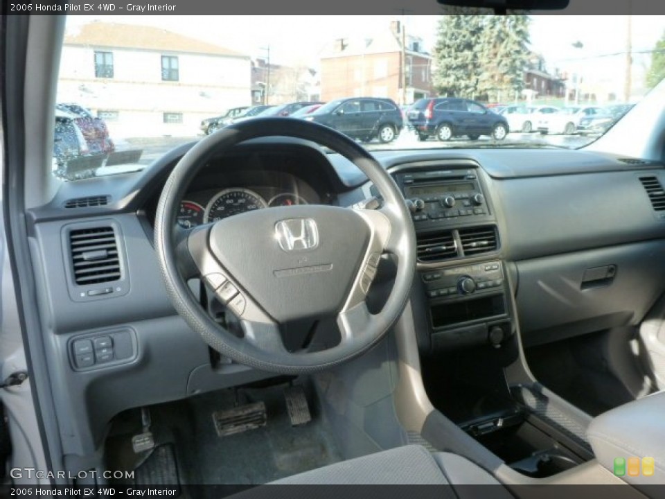 Gray Interior Dashboard for the 2006 Honda Pilot EX 4WD #89594483
