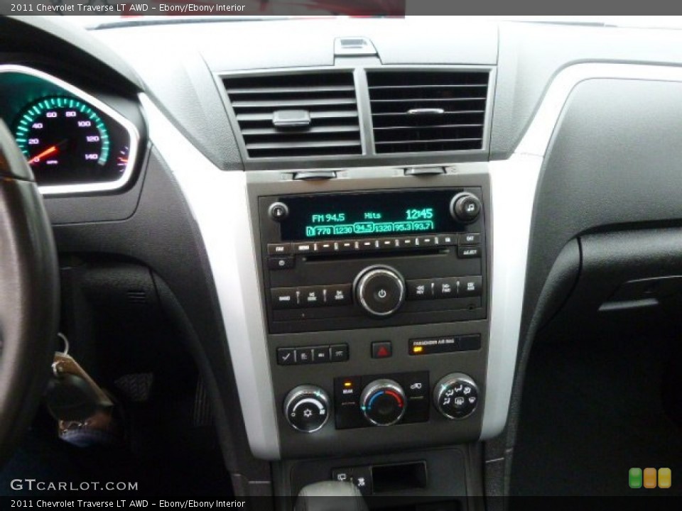 Ebony/Ebony Interior Controls for the 2011 Chevrolet Traverse LT AWD #89627699