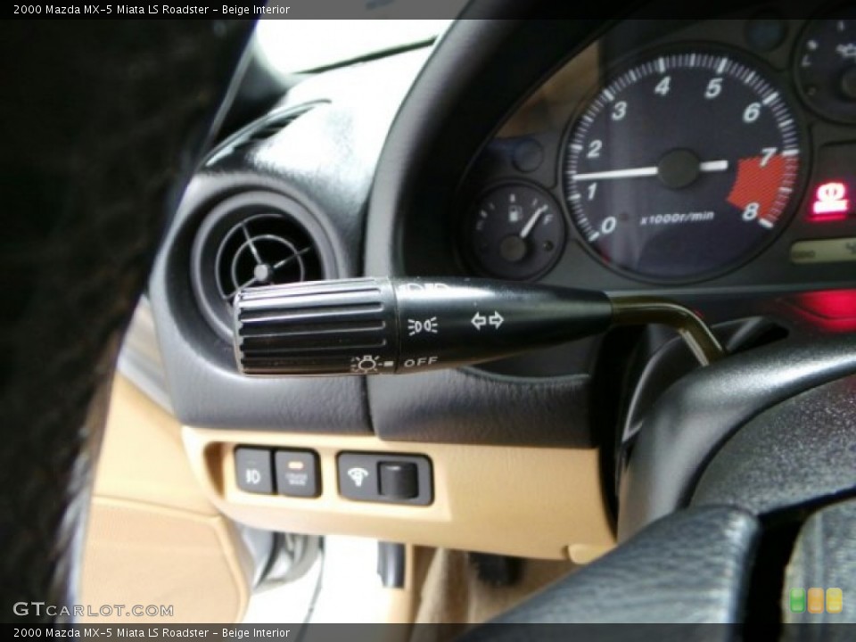 Beige Interior Controls for the 2000 Mazda MX-5 Miata LS Roadster #89633190