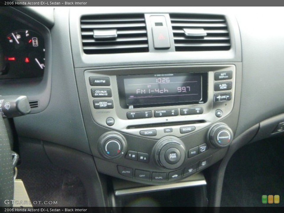 Black Interior Controls for the 2006 Honda Accord EX-L Sedan #89646708