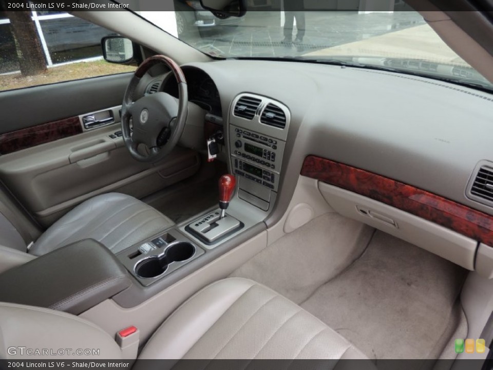 Shale/Dove Interior Dashboard for the 2004 Lincoln LS V6 #89652189