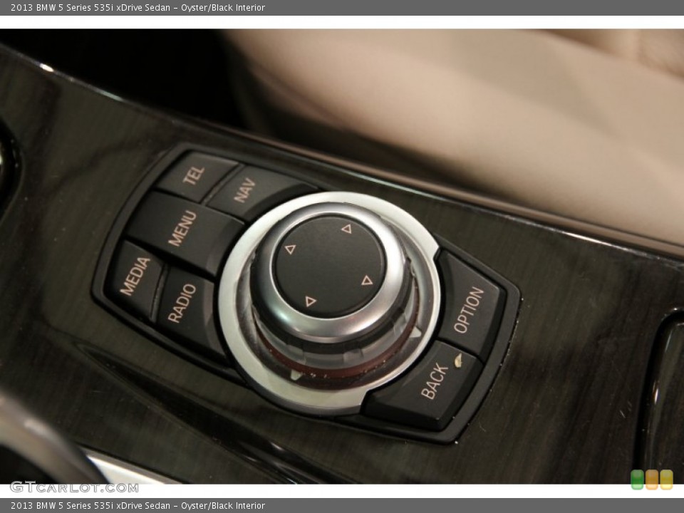 Oyster/Black Interior Controls for the 2013 BMW 5 Series 535i xDrive Sedan #89695074