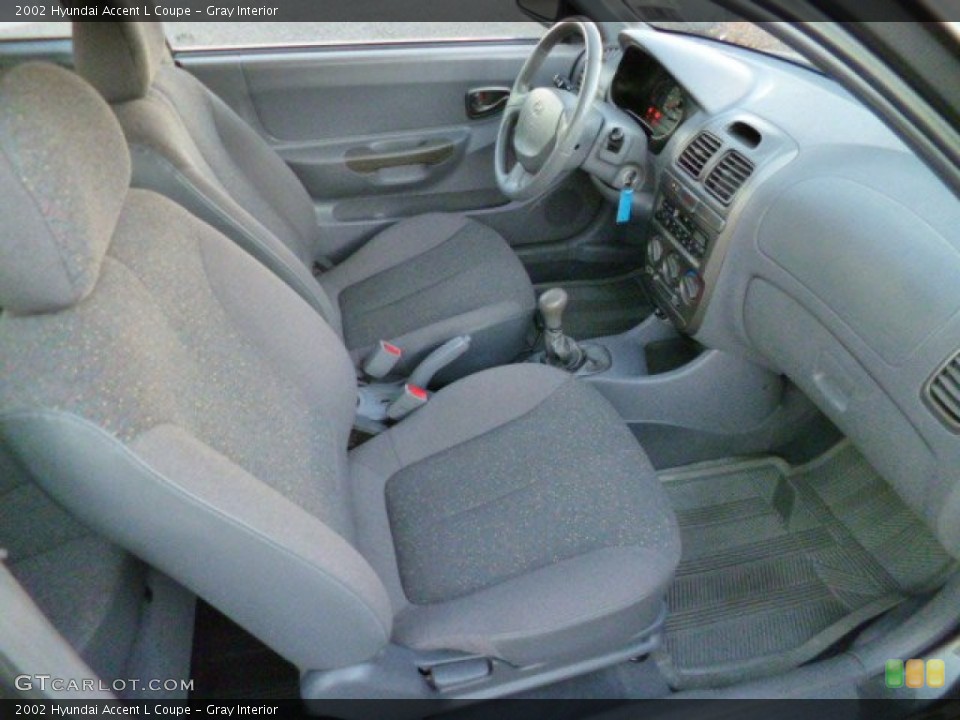 Gray Interior Photo for the 2002 Hyundai Accent L Coupe #89736217