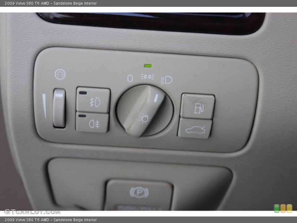 Sandstone Beige Interior Controls for the 2009 Volvo S80 T6 AWD #89794011