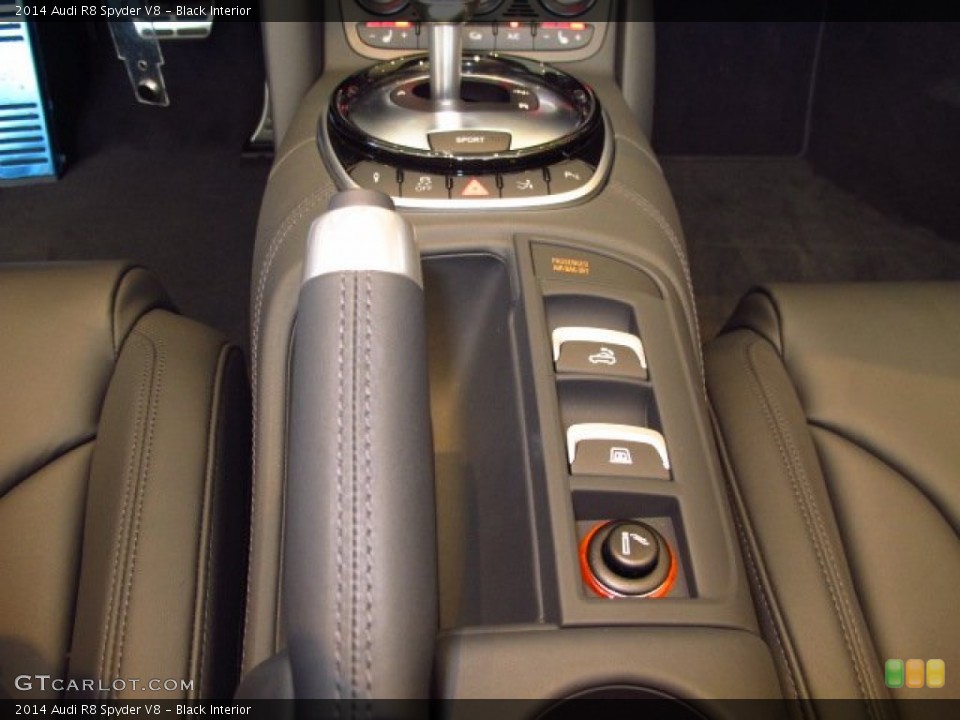 Black Interior Controls for the 2014 Audi R8 Spyder V8 #89800374