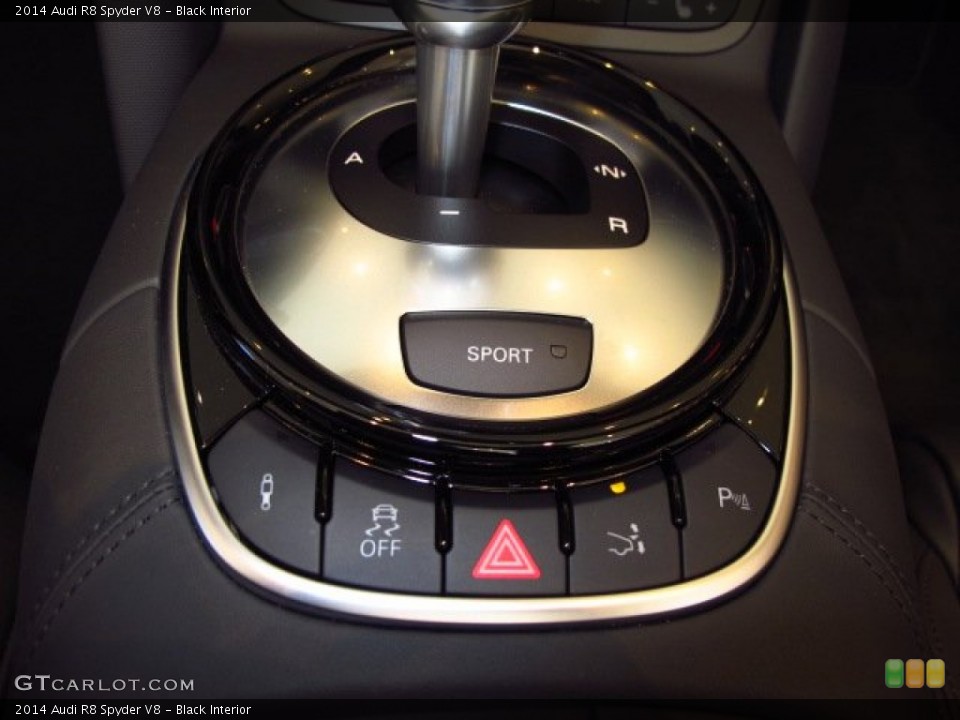 Black Interior Transmission for the 2014 Audi R8 Spyder V8 #89800394
