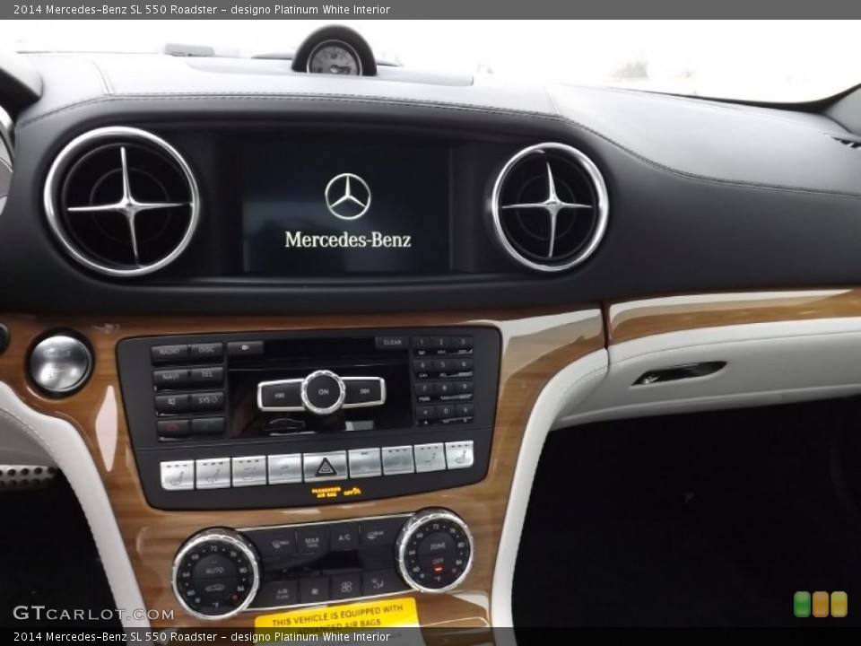 designo Platinum White Interior Dashboard for the 2014 Mercedes-Benz SL 550 Roadster #89813933