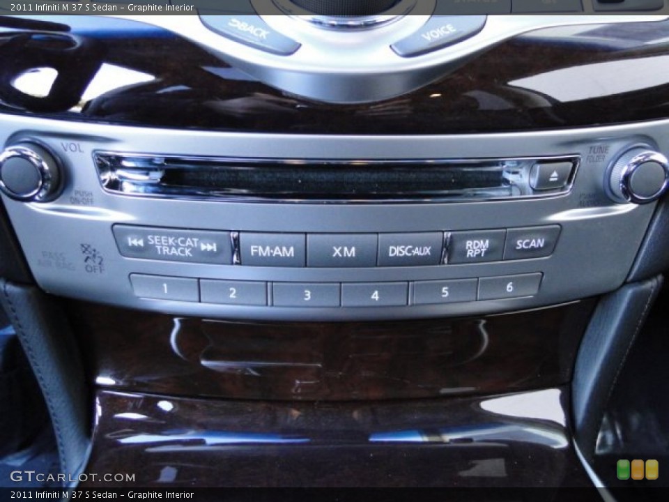Graphite Interior Controls for the 2011 Infiniti M 37 S Sedan #89874778