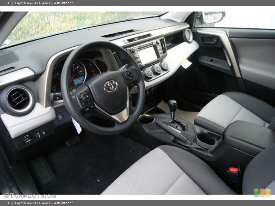 Ash Interior Photo for the 2014 Toyota RAV4 LE AWD #89880360