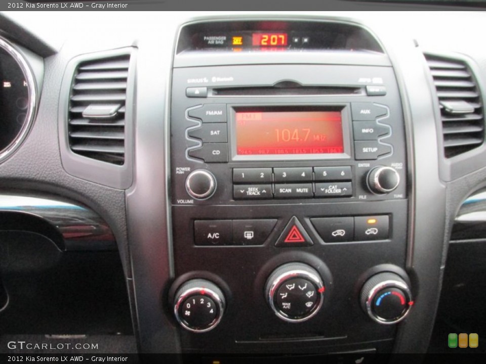Gray Interior Controls for the 2012 Kia Sorento LX AWD #89910014