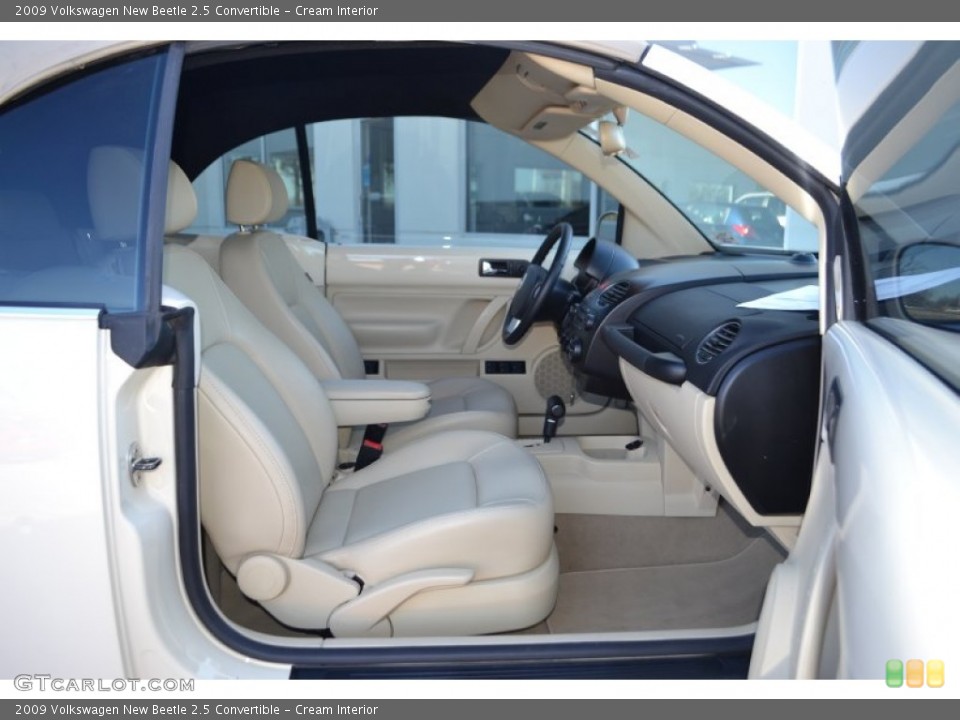 Cream 2009 Volkswagen New Beetle Interiors
