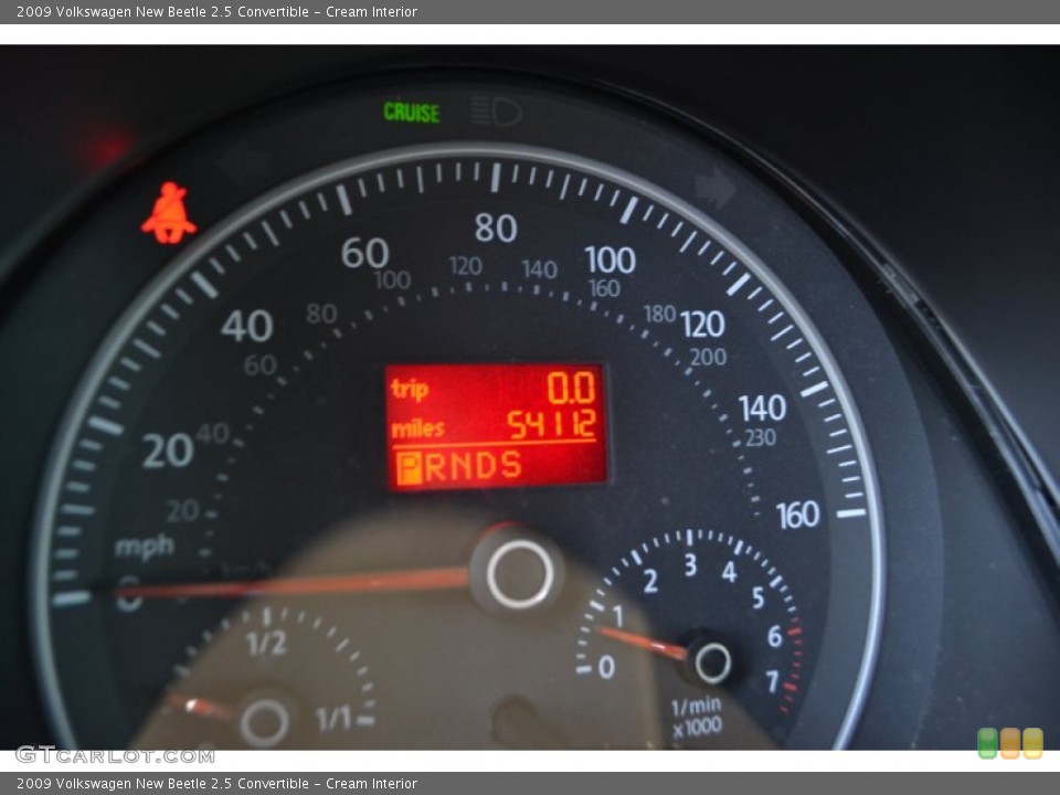 Cream Interior Gauges for the 2009 Volkswagen New Beetle 2.5 Convertible #89945343