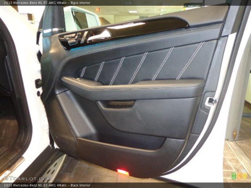 Black Interior Door Panel for the 2013 Mercedes-Benz ML 63 AMG 4Matic #89972392