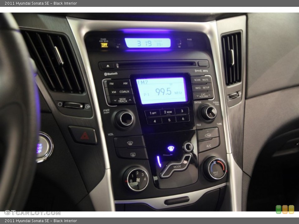 Black Interior Controls for the 2011 Hyundai Sonata SE #89978487