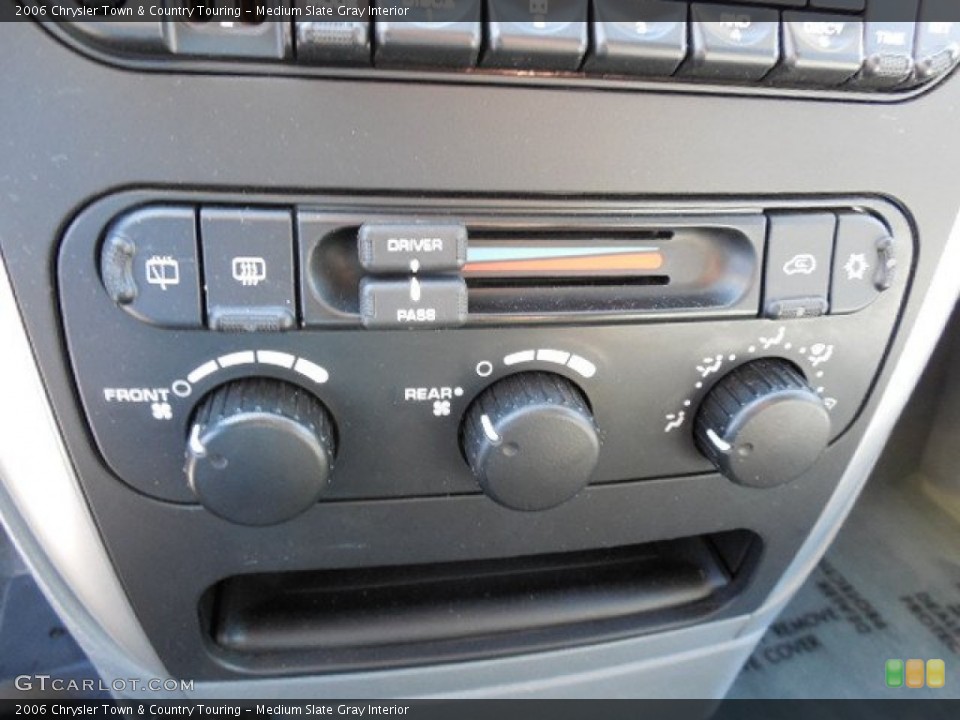 Medium Slate Gray Interior Controls for the 2006 Chrysler Town & Country Touring #90057541