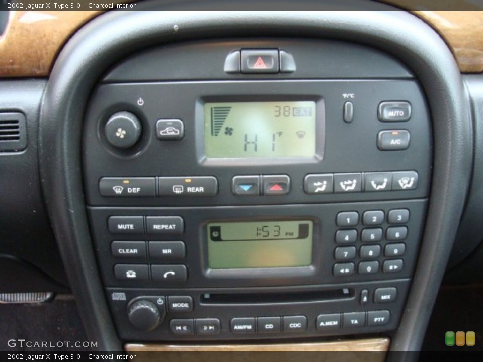 Charcoal Interior Controls for the 2002 Jaguar X-Type 3.0 #90079401