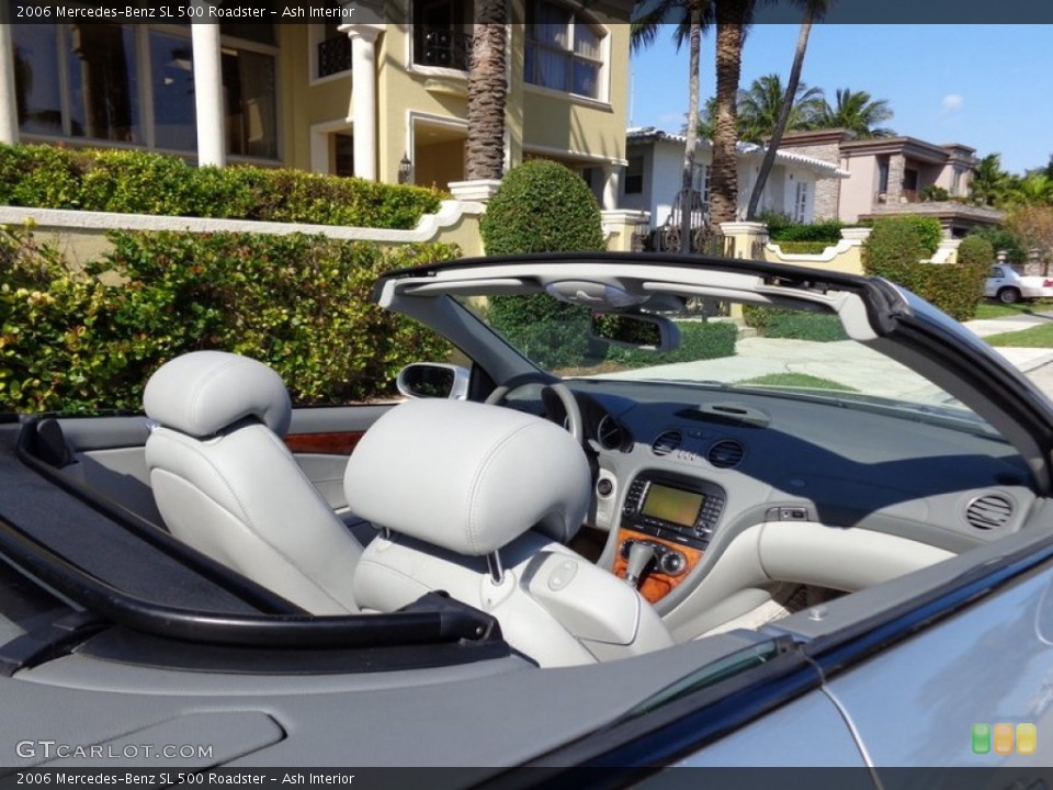 Ash Interior Photo for the 2006 Mercedes-Benz SL 500 Roadster #90086139