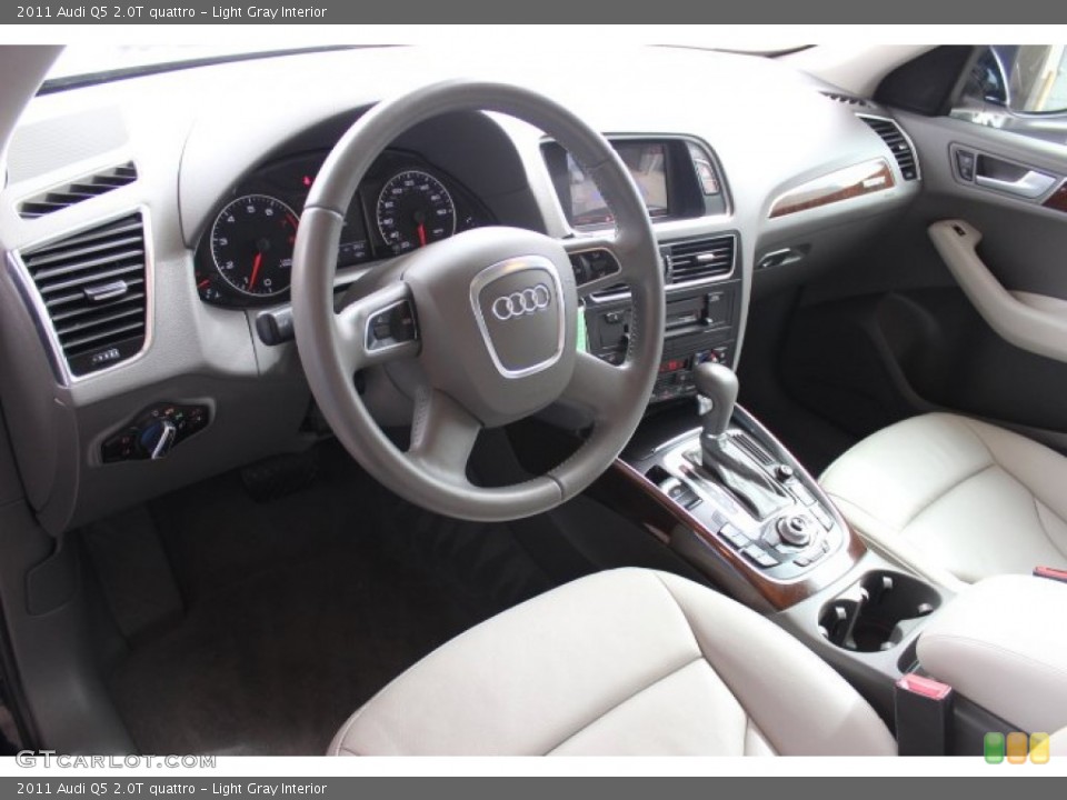 Light Gray 2011 Audi Q5 Interiors