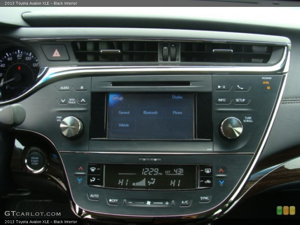 Black Interior Controls for the 2013 Toyota Avalon XLE #90209576