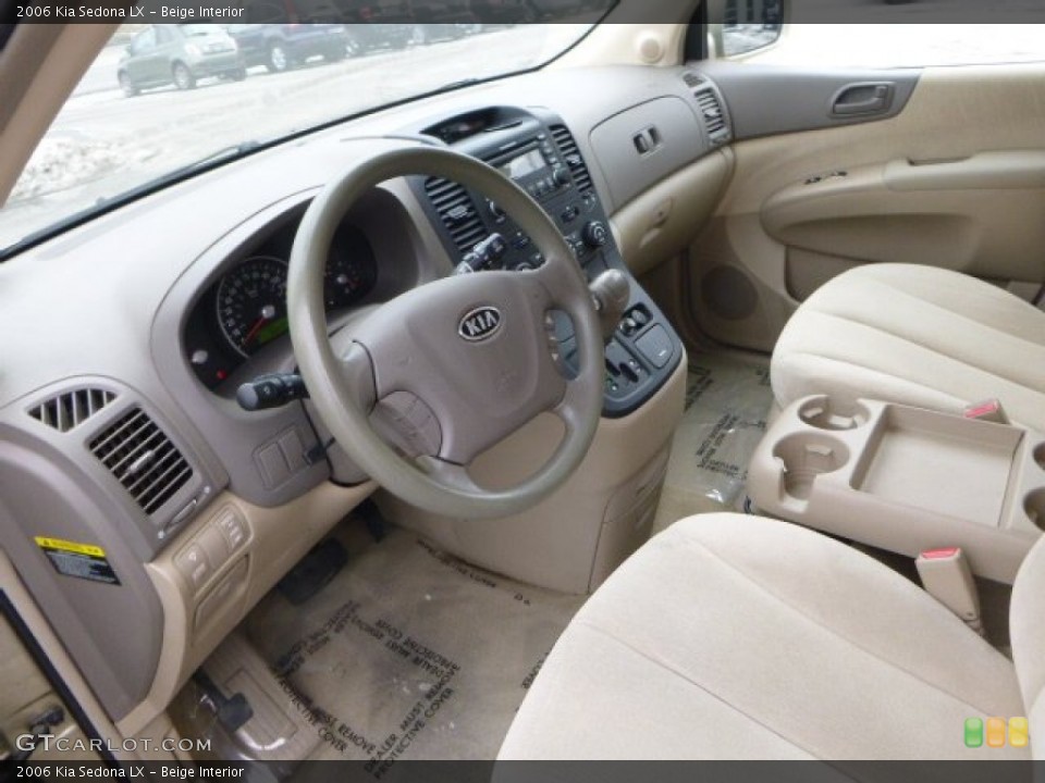 Beige Interior Photo for the 2006 Kia Sedona LX #90235469