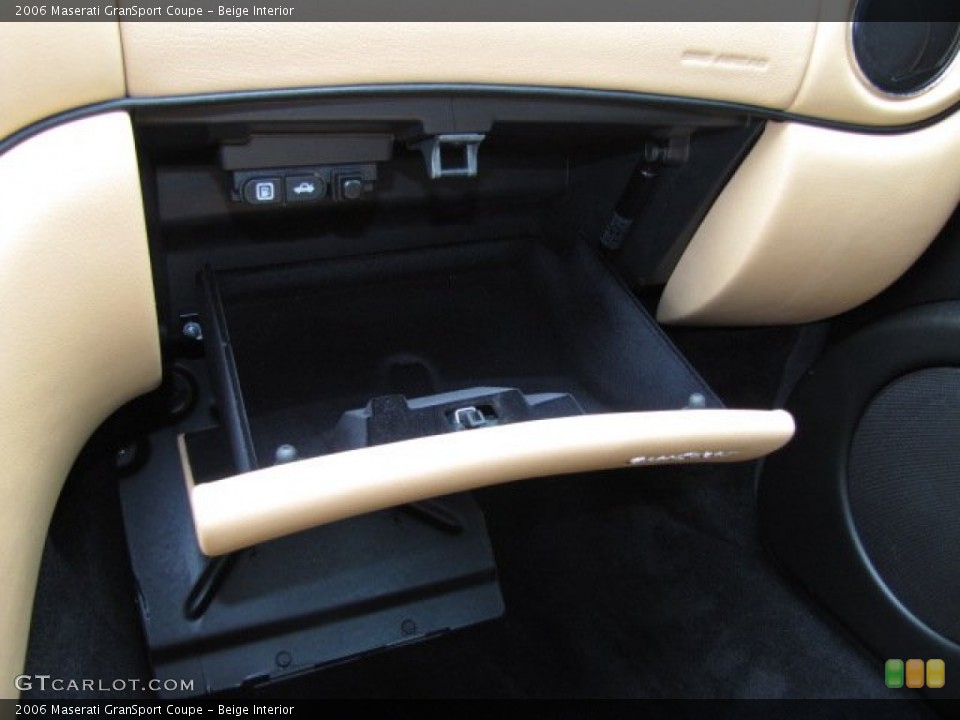 Beige Interior Dashboard for the 2006 Maserati GranSport Coupe #90238085