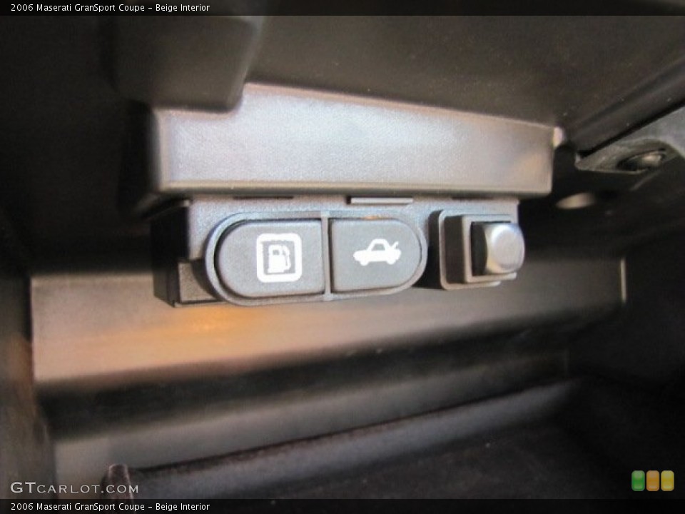 Beige Interior Controls for the 2006 Maserati GranSport Coupe #90238094