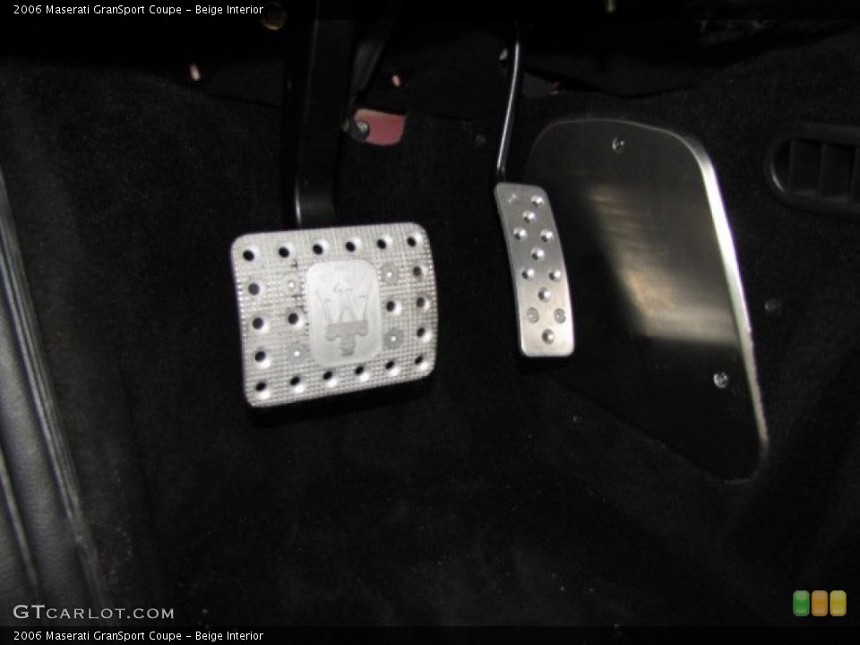 Beige Interior Controls for the 2006 Maserati GranSport Coupe #90238235