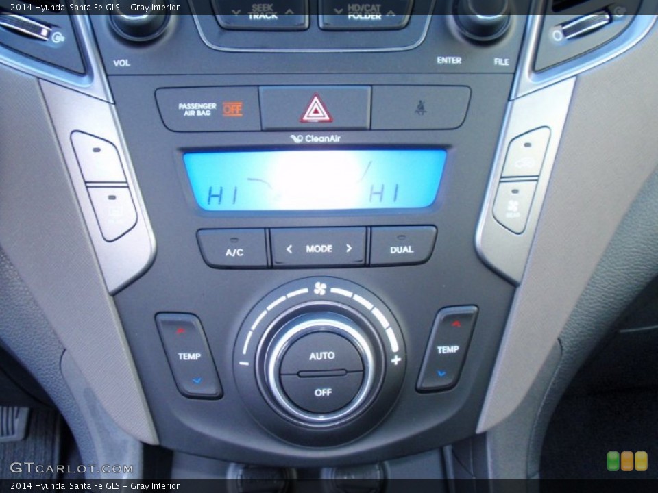 Gray Interior Controls for the 2014 Hyundai Santa Fe GLS #90284587