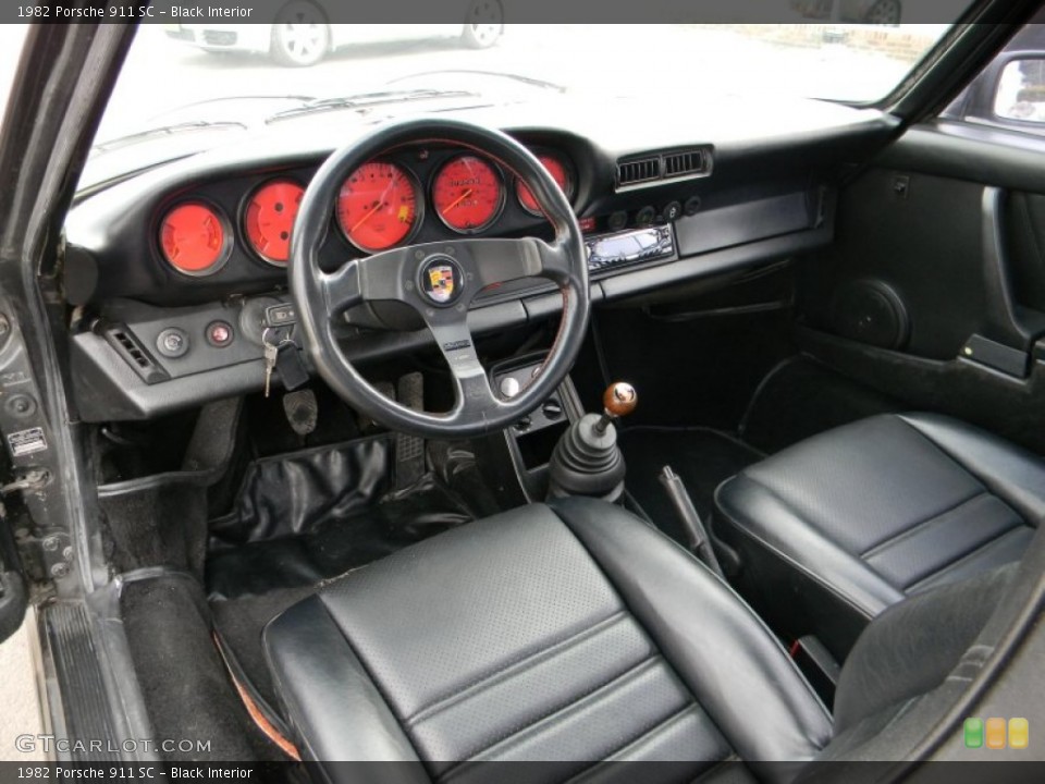 Black Interior Photo for the 1982 Porsche 911 SC #90313116