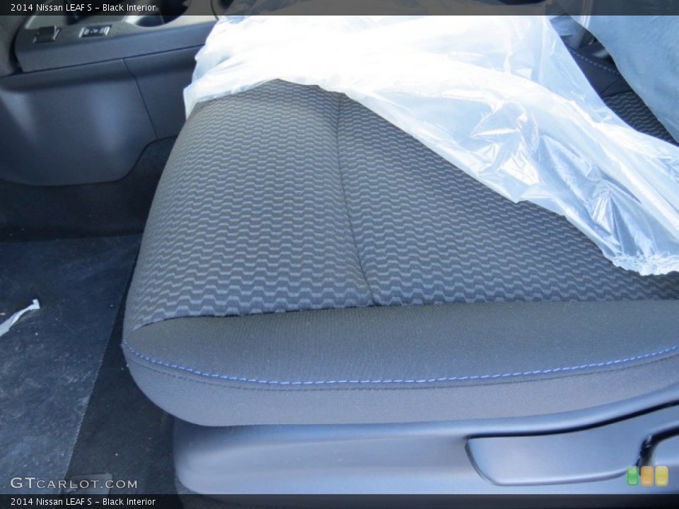 Black Interior Front Seat for the 2014 Nissan LEAF S #90363889