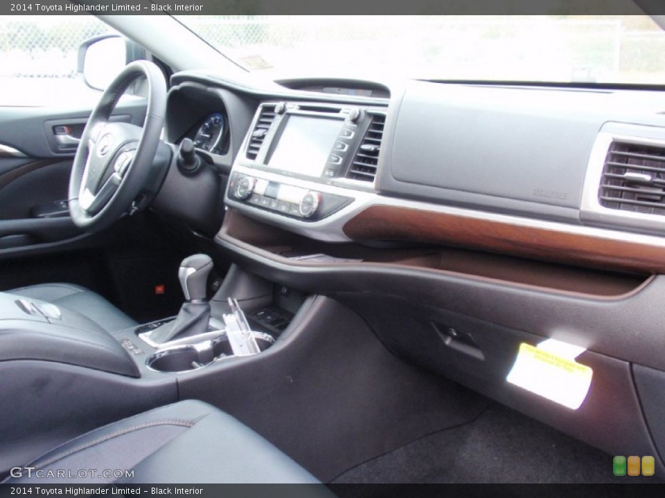 Black Interior Dashboard for the 2014 Toyota Highlander Limited #90406451