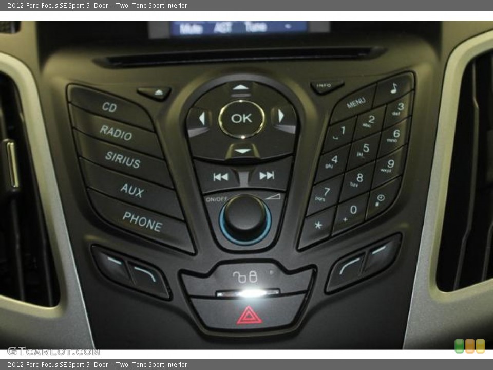 Two-Tone Sport Interior Controls for the 2012 Ford Focus SE Sport 5-Door #90408176