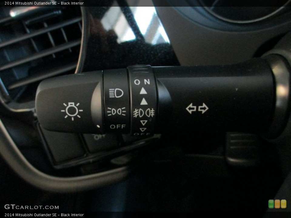 Black Interior Controls for the 2014 Mitsubishi Outlander SE #90526528
