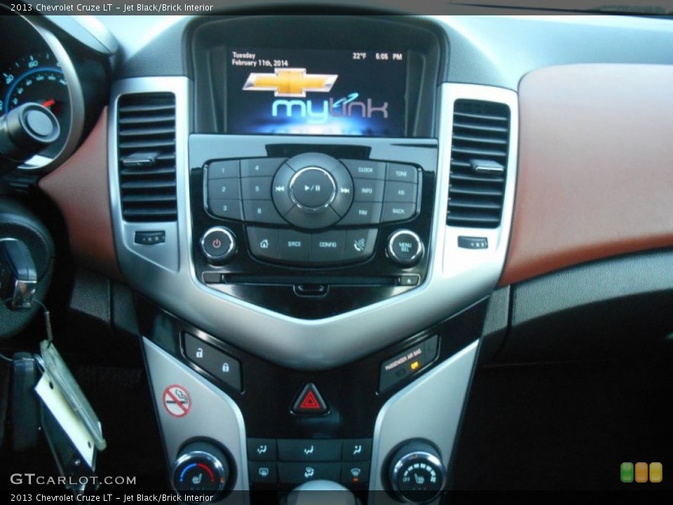 Jet Black/Brick Interior Controls for the 2013 Chevrolet Cruze LT #90545228