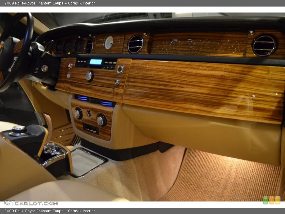 Cornsilk Interior Dashboard for the 2009 Rolls-Royce Phantom Coupe #90633942