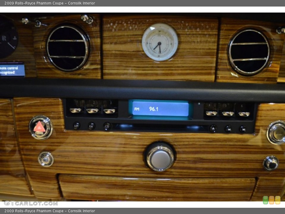Cornsilk Interior Controls for the 2009 Rolls-Royce Phantom Coupe #90634212