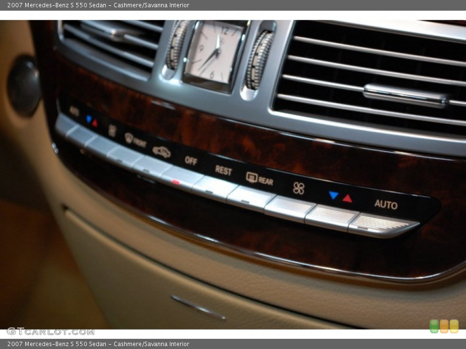 Cashmere/Savanna Interior Controls for the 2007 Mercedes-Benz S 550 Sedan #90692890