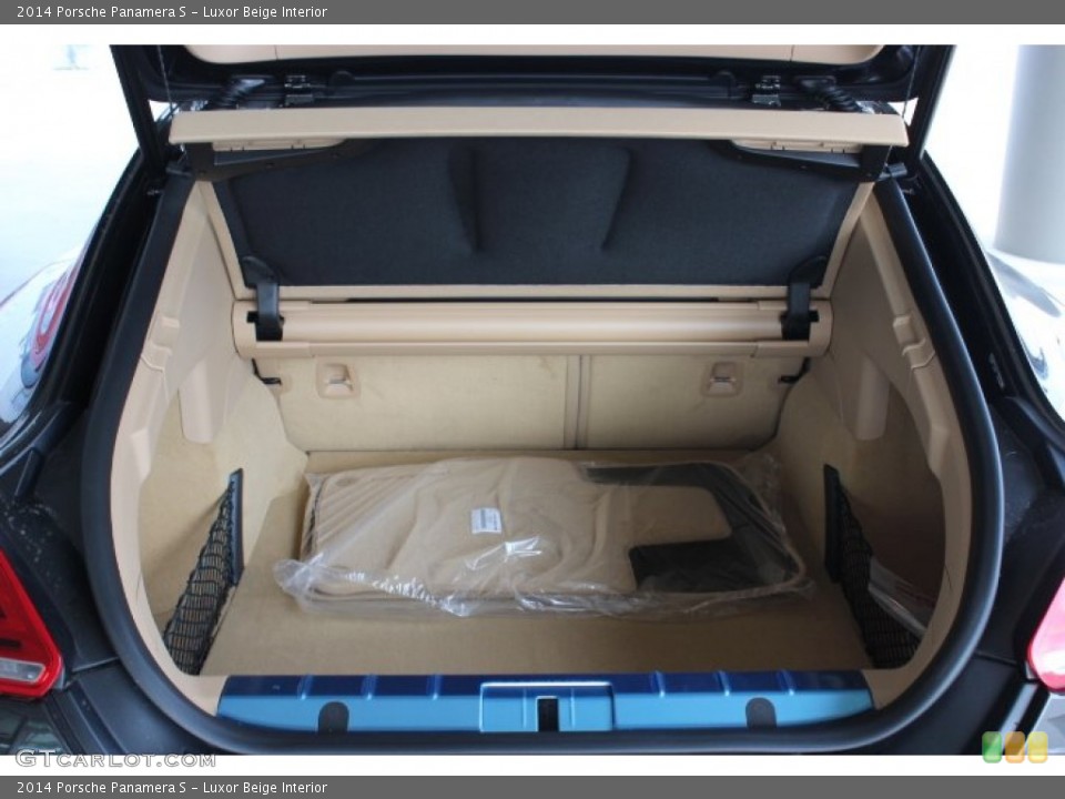 Luxor Beige Interior Trunk for the 2014 Porsche Panamera S #90700879