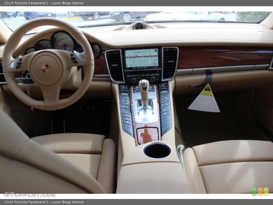 Luxor Beige Interior Dashboard for the 2014 Porsche Panamera S #90701932