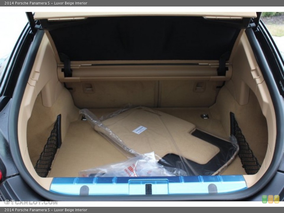 Luxor Beige Interior Trunk for the 2014 Porsche Panamera S #90701965