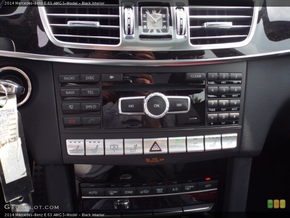 Black Interior Controls for the 2014 Mercedes-Benz E 63 AMG S-Model #90707287