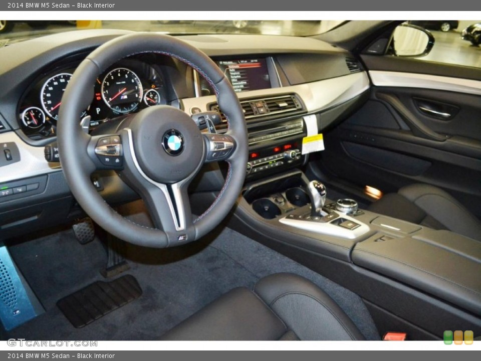 Black 2014 BMW M5 Interiors