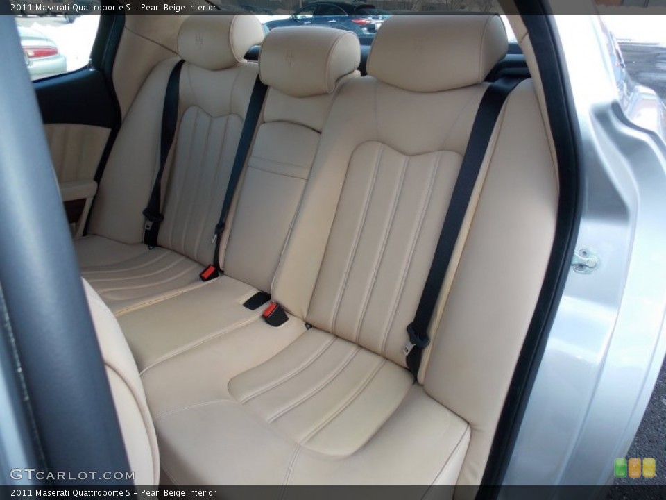 Pearl Beige Interior Rear Seat for the 2011 Maserati Quattroporte S #90779654