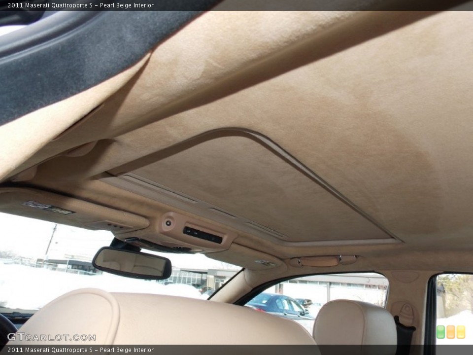 Pearl Beige Interior Sunroof for the 2011 Maserati Quattroporte S #90779727