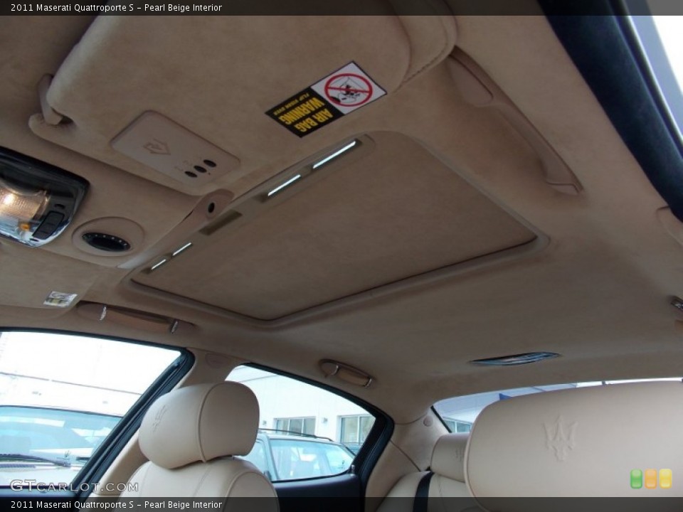 Pearl Beige Interior Sunroof for the 2011 Maserati Quattroporte S #90780390