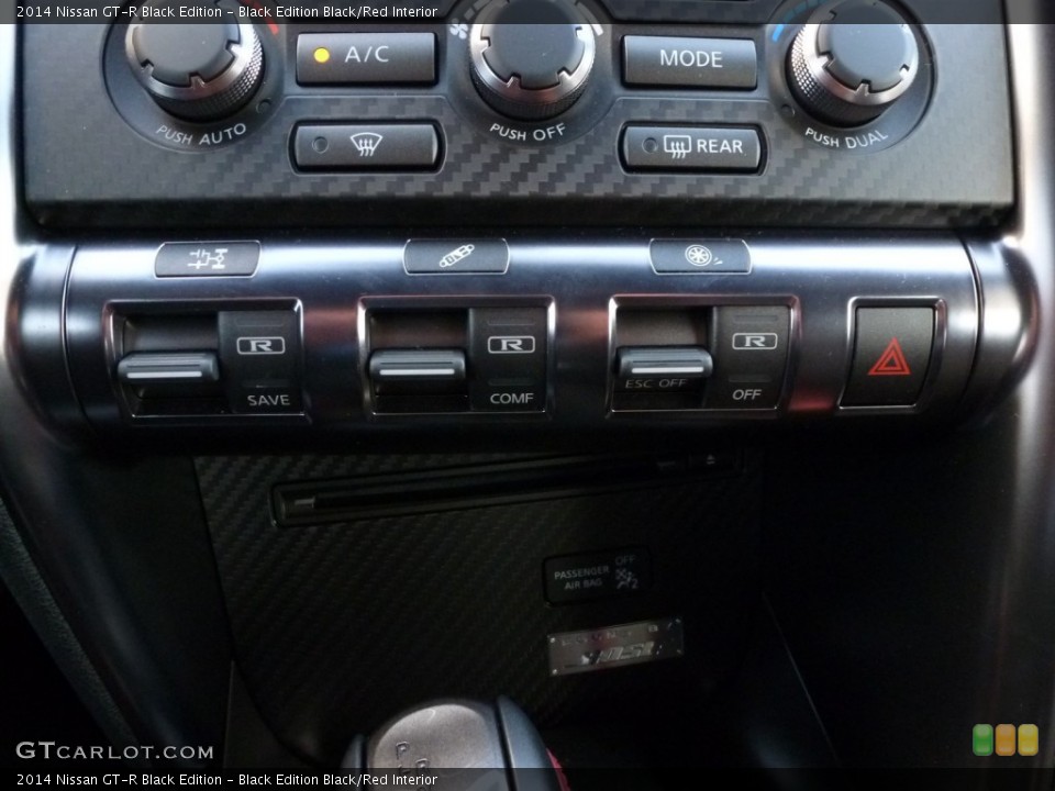 Black Edition Black/Red Interior Controls for the 2014 Nissan GT-R Black Edition #90836077