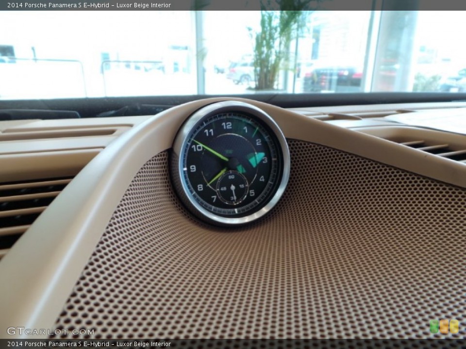 Luxor Beige Interior Gauges for the 2014 Porsche Panamera S E-Hybrid #90840982