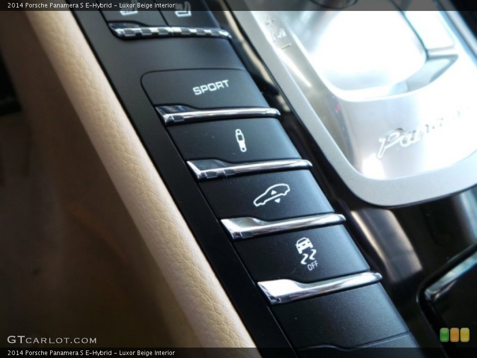 Luxor Beige Interior Controls for the 2014 Porsche Panamera S E-Hybrid #90841025