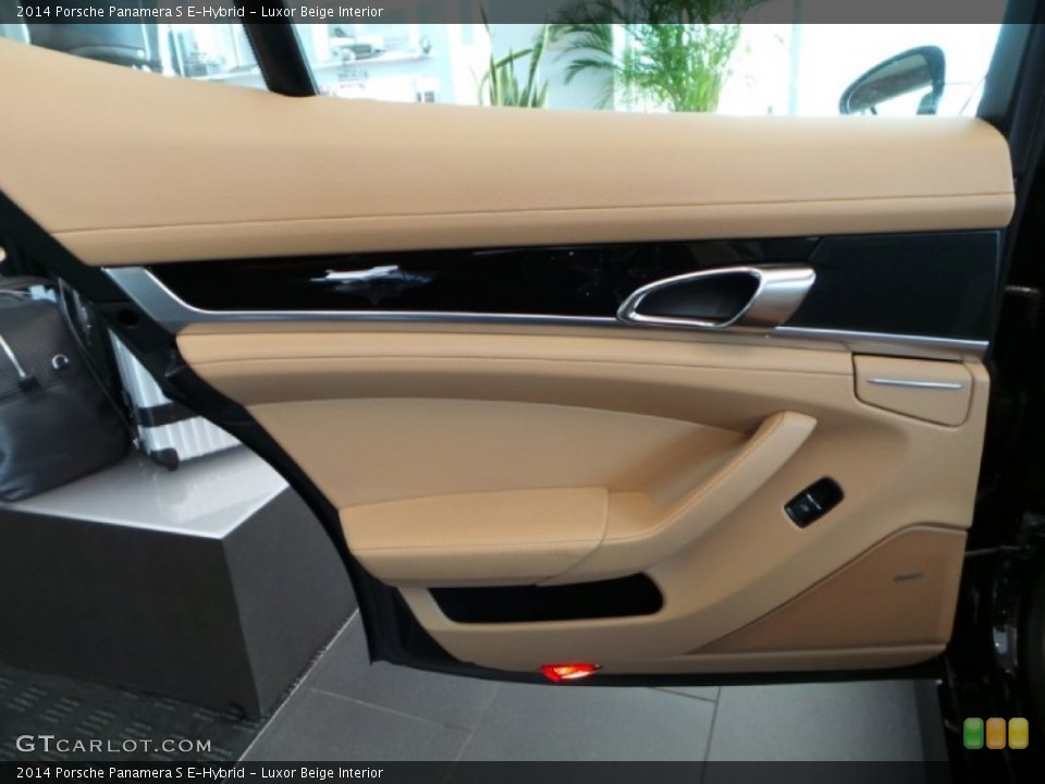 Luxor Beige Interior Door Panel for the 2014 Porsche Panamera S E-Hybrid #90841076